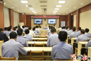 深入推進(jìn)掃黑除惡氣流粉碎機(jī)專項斗爭的關(guān)鍵時刻